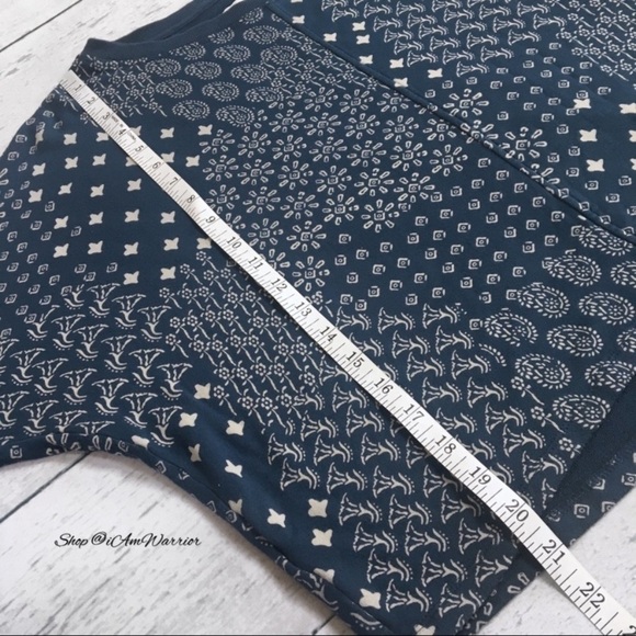 Lou & Grey navy print cropped dolman sleeve sweatshirt *shop@iamwarrior - Picture 3 of 6